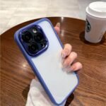 iPhone 14 Pro Max Uyumlu Sararmaz Plexi Mavi Kenar Kılıf